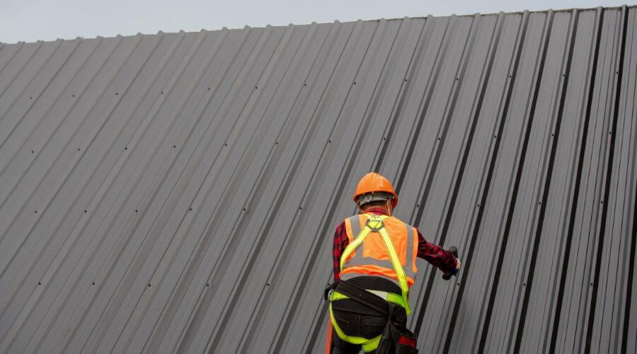 Professional metal roof installation services in Pahokee, FL